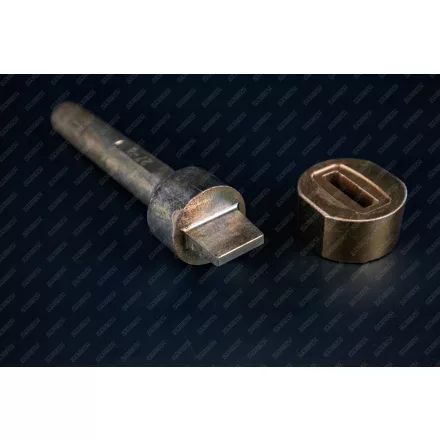 Négyszögletes ringli összeütő 27 × 8 mm